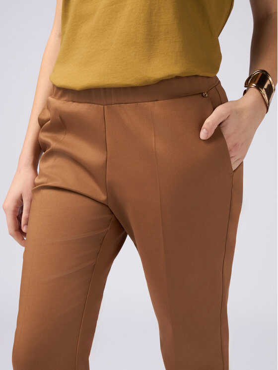 Oltre Oltre Pantaloni di tessuto P788R208345N022 Marrone Baggy Fit