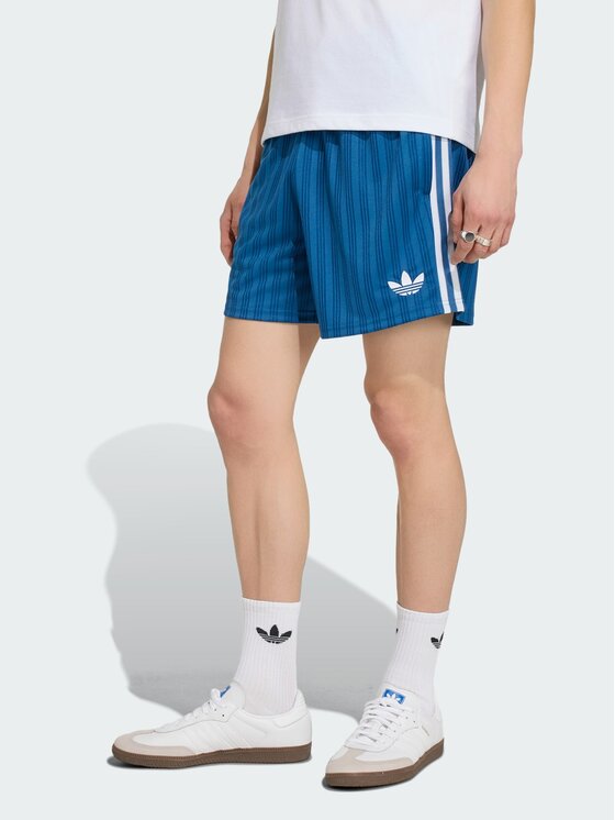 adidas adidas Szorty sportowe 168835 Niebieski jasny Loose Fit
