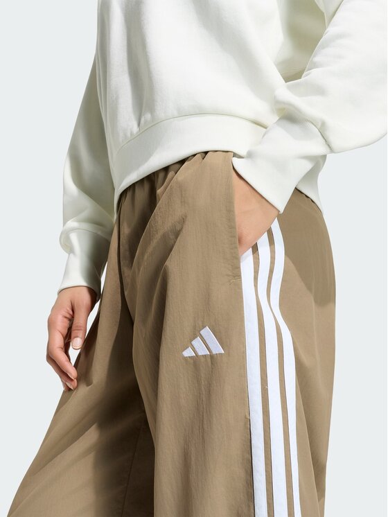 adidas adidas Spodnie dresowe 165620 Beżowy Loose Fit