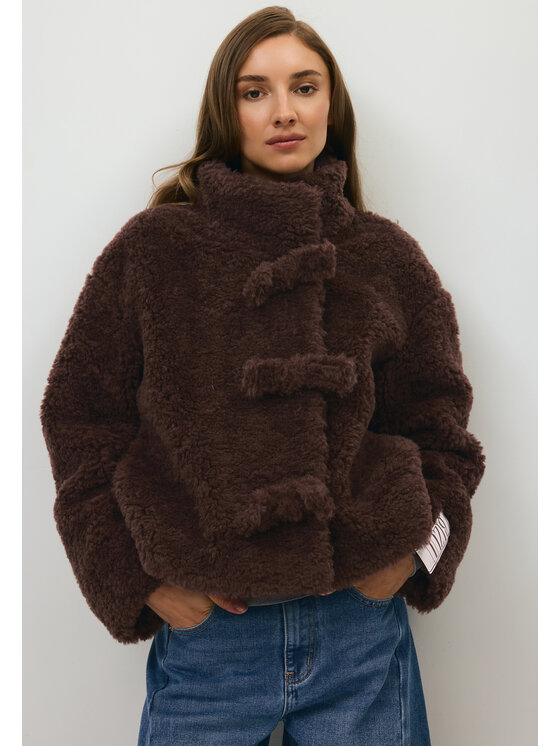 BIZUU BIZUU Futro WOOL WINTER Brązowy Standard Fit