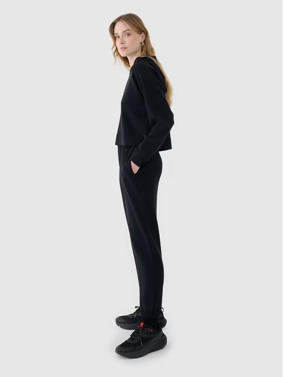 4F 4F Pantaloni da tuta 4FWSS25TTROF1010-20S Nero Regular Fit