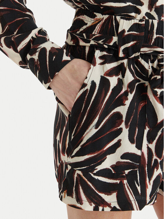 ONLY ONLY Шорти з тканини Nova 15317850 Чорний Regular Fit