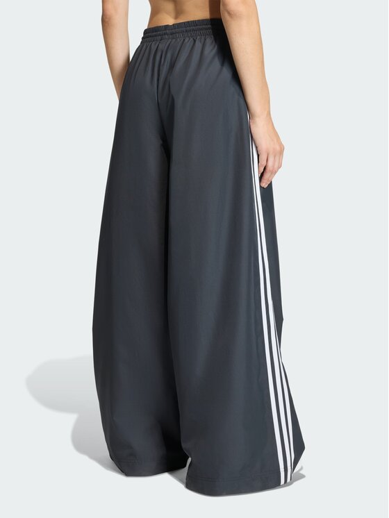adidas adidas Spodnie dresowe 159106 Czarny Regular Fit