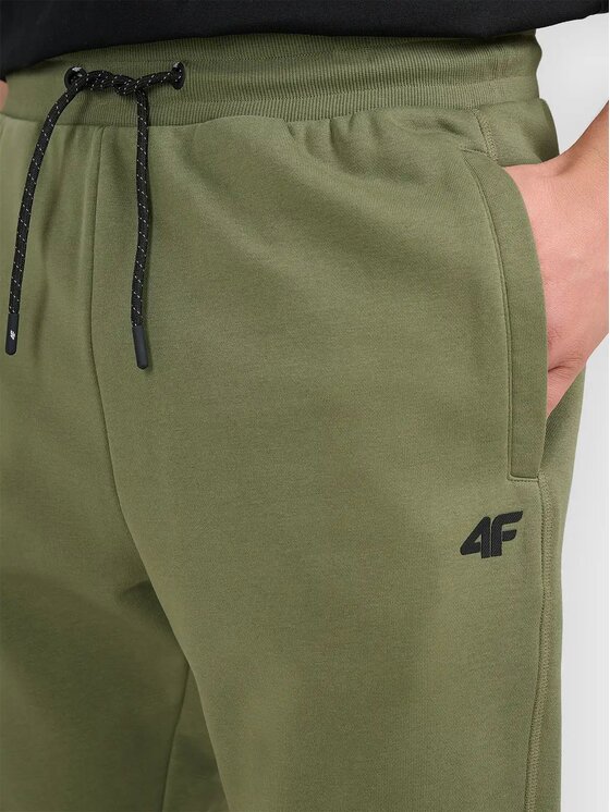 4F 4F Spodnie dresowe 4FWAW26TTROM1812 Khaki Active Fit