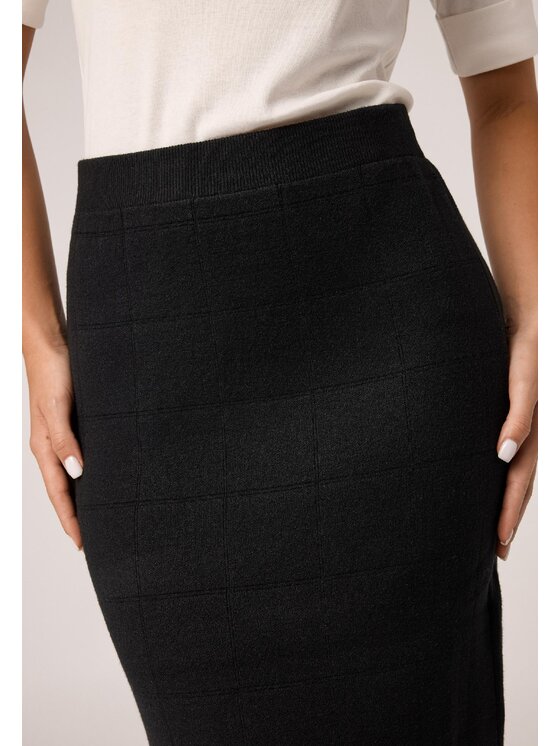 QUIOSQUE QUIOSQUE Sukně Quiosque 7VS005299 Černá Regular Fit