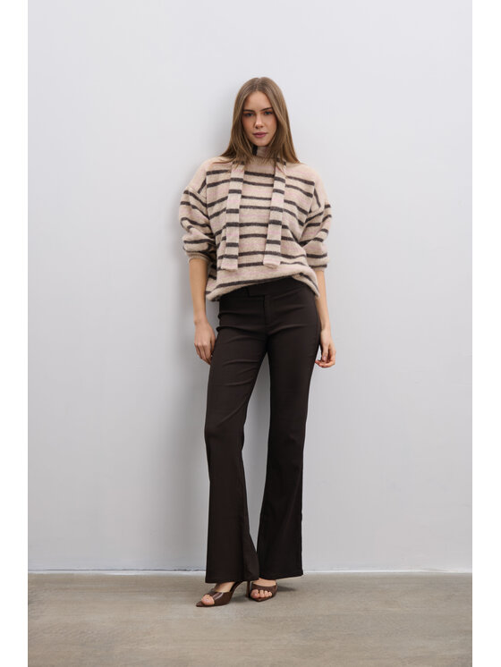 Fobya Fobya Sweter F2112 Beżowy Basic Fit