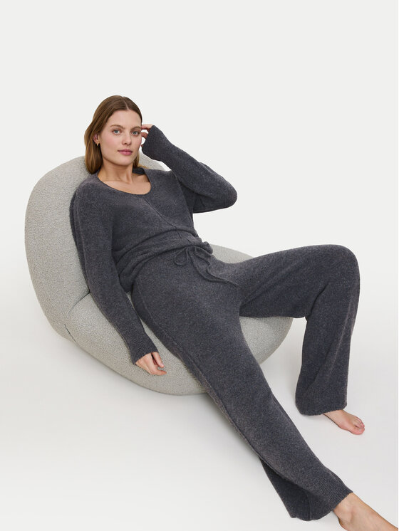 Triumph Triumph Hlače iz tkanine Amourette Cozy 10225058 Siva Regular Fit