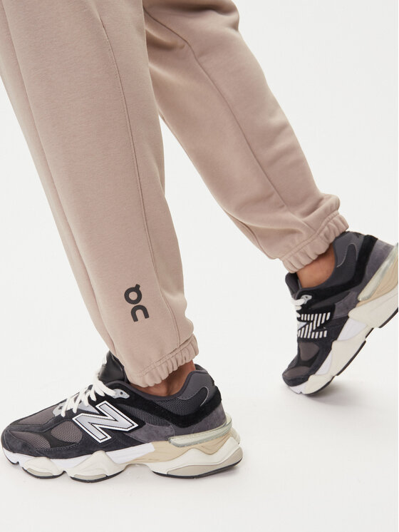 On On Donji dio trenerke Club Pants 1ME1004 Bež Relaxed Fit