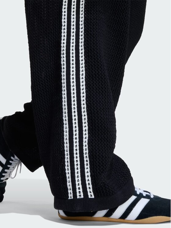adidas adidas Spodnie dresowe Knitted Crotchet Firebird Czarny Regular Fit
