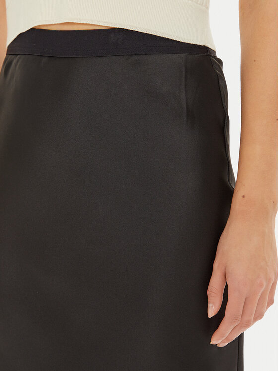 Gina Tricot Gina Tricot Midi szoknya 23423 Fekete Regular Fit