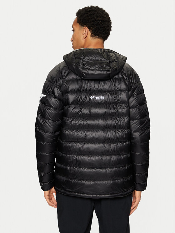Columbia Columbia Puhovka Arctic Crest™ 2088774 Črna Slim Fit