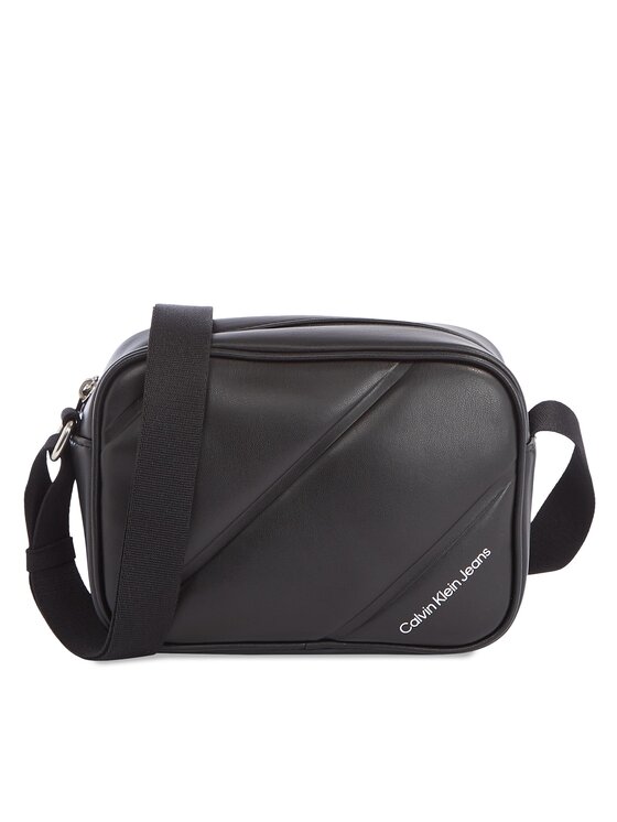 Calvin Klein Jeans Calvin Klein Jeans Ročna torba Quilted Camerabag18 K60K611821 Črna