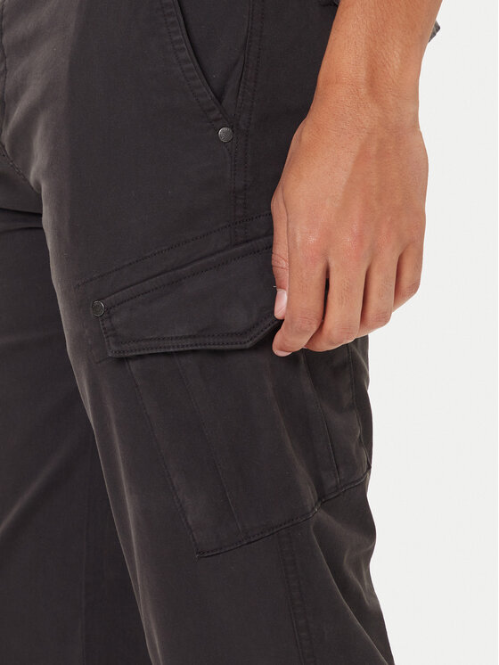 Mustang Mustang Riidest püksid Daytona 1016826 Must Slim Fit