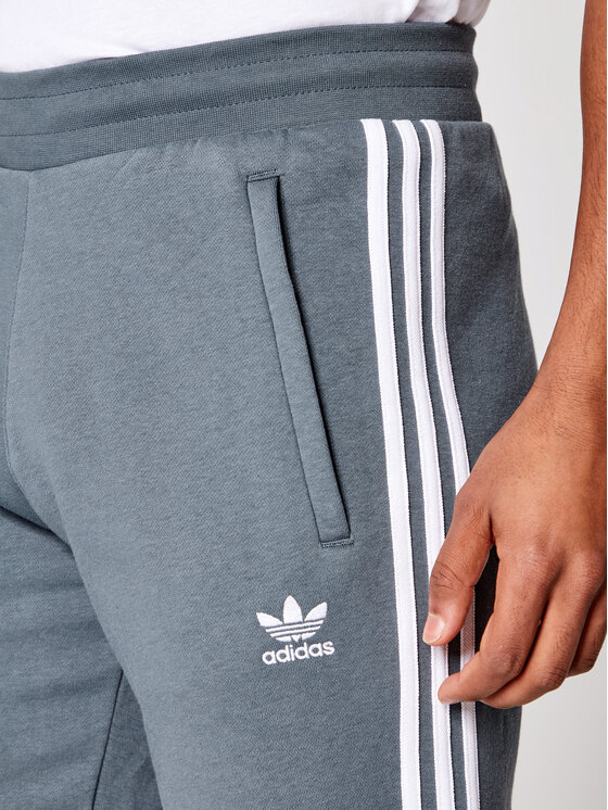 adidas Sportinės kelnės Classics GN3529 Žalia Fitted Fit • Modivo.lt