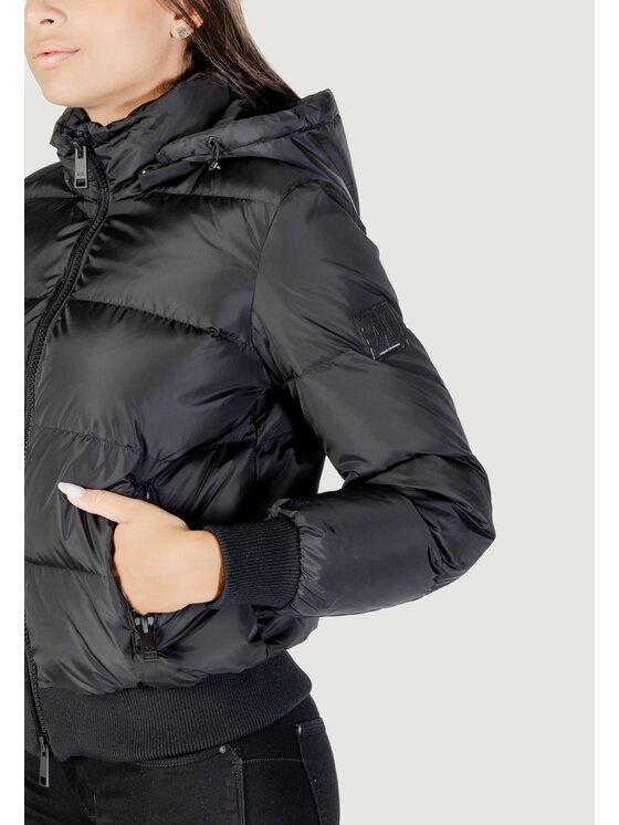 Armani Exchange Armani Exchange Vatovaná bunda XW000228 AF12286 UC001 Černá Regular Fit