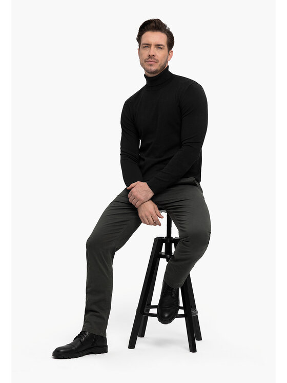 Volcano Volcano Sweter S-MAX Czarny Regular Fit