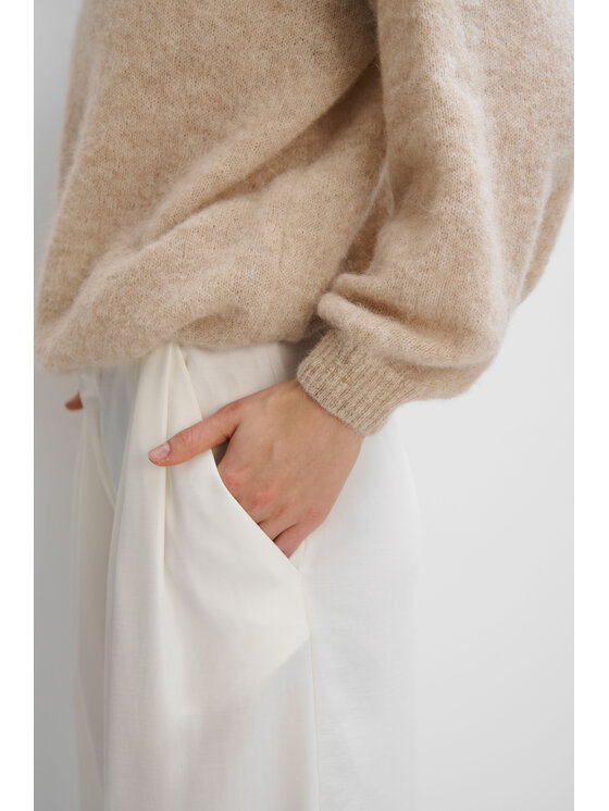 Fobya Fobya Sweter F2113 Beżowy Basic Fit