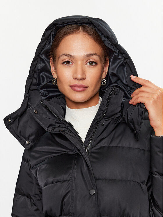 Guess Guess Vatovaná bunda W3BL41 WFSW2 Čierna Regular Fit