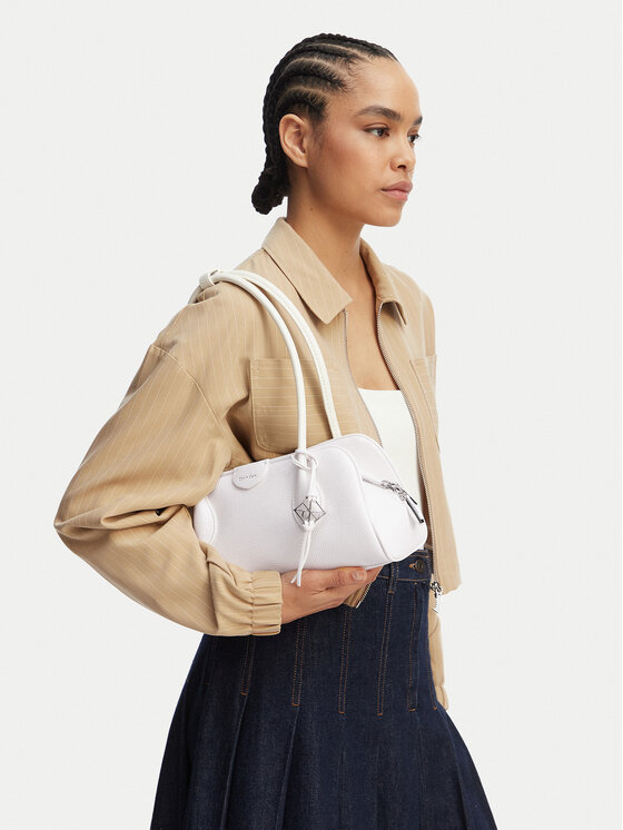 Calvin Klein Torebka Quilted Nylon Medium Shoulder Ba LV04F3743G Biały