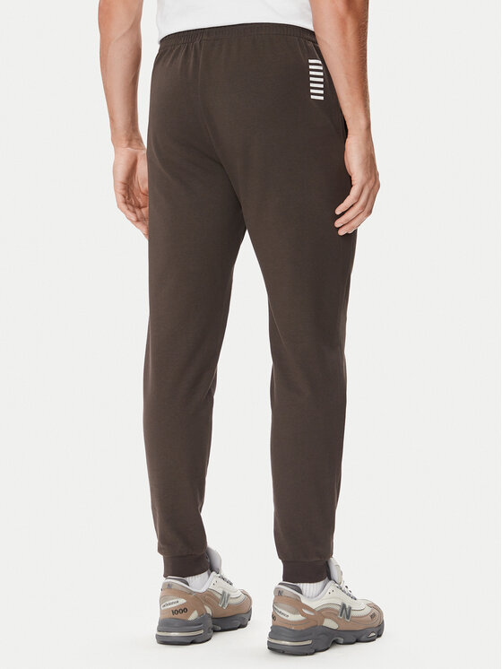 EA7 Emporio Armani EA7 Emporio Armani Dressipüksid 8NPP66 PJVRZ U6027 Tumepruun Regular Fit