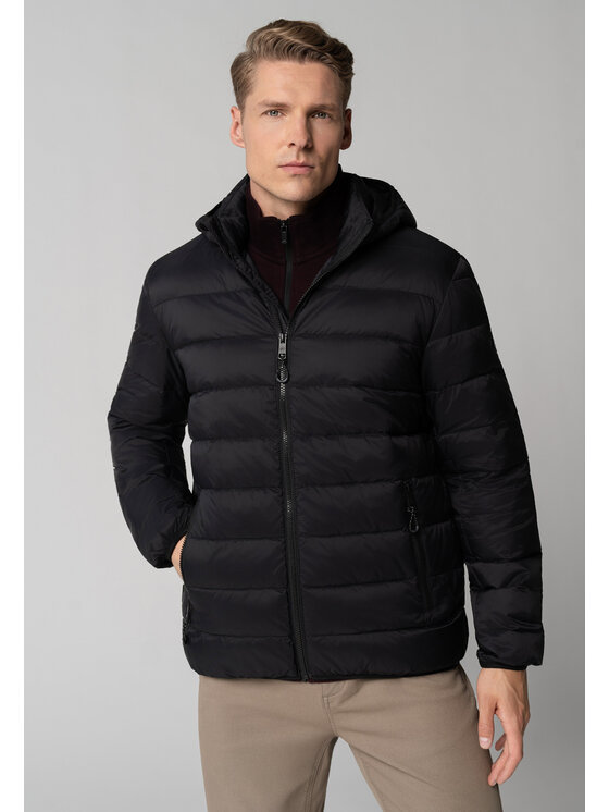 Volcano Volcano Kurtka zimowa J-RIX Czarny Regular Fit