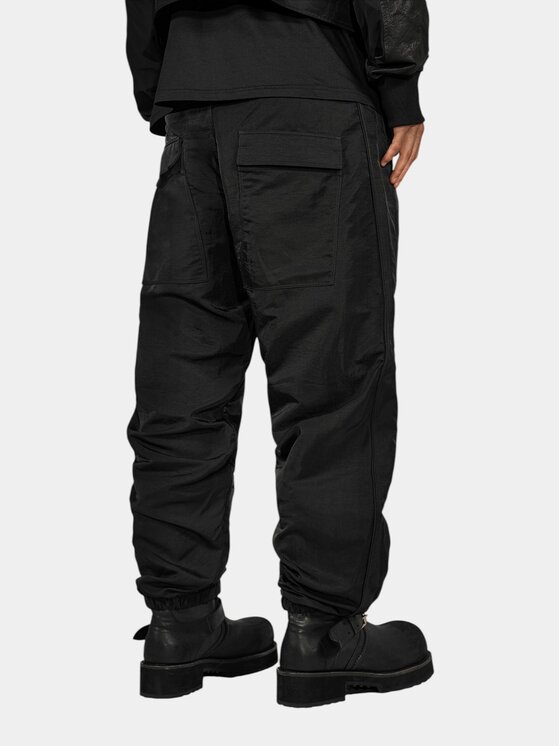 MADE BY SOCIETY MADE BY SOCIETY Spodnie materiałowe Pantaloni SLOPE - P17739 Czarny Basic Fit