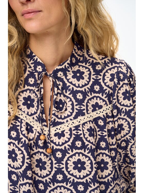 blue shadow blue shadow Bluzka Tiffani Niebieski Regular Fit