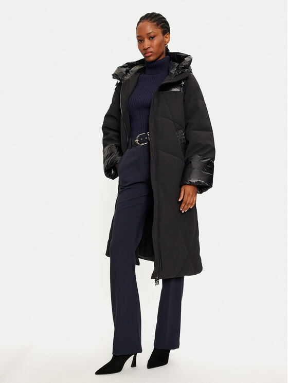 Rinascimento Rinascimento Pehelykabát CFC0118319003 Fekete Regular Fit