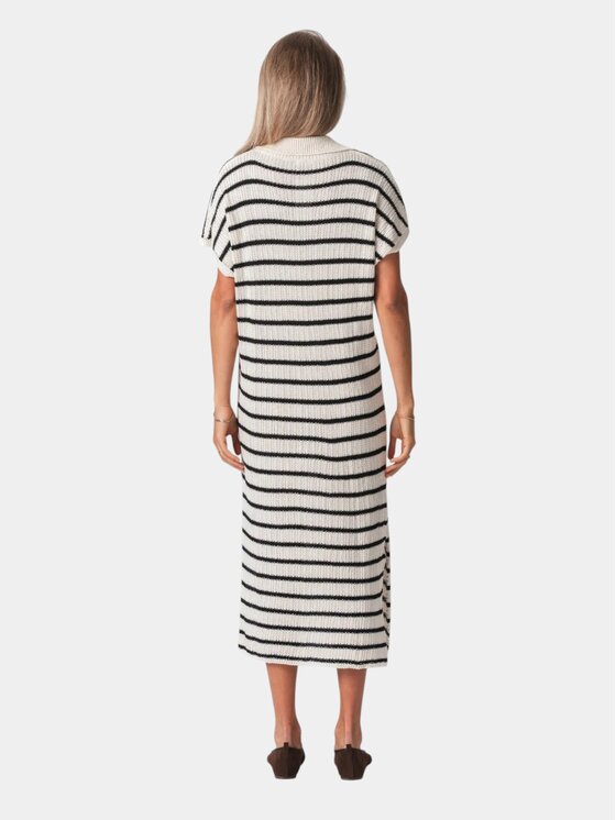 TeeShoppen TeeShoppen Sukienka codzienna 'Basic Collection' Biały Regular Fit