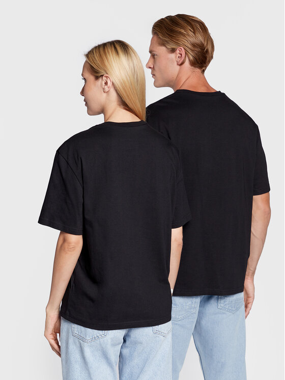 2005 2005 T-Shirt Unisex Holo Černá Relaxed Fit