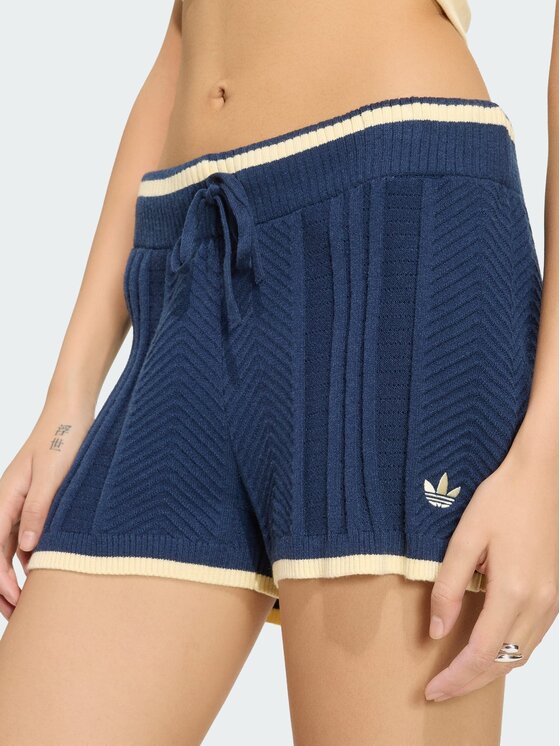 adidas adidas Szorty sportowe 165212 Niebieski jasny Slim Fit