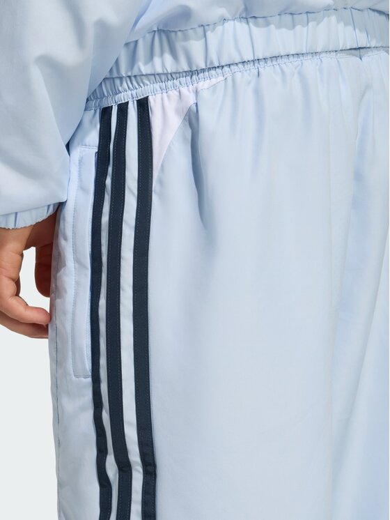 adidas adidas Szorty materiałowe 163089 Niebieski jasny Loose Fit