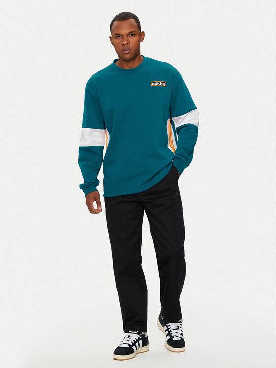 adidas adidas Spodnie dresowe CS Chino IY2074 Czarny Regular Fit