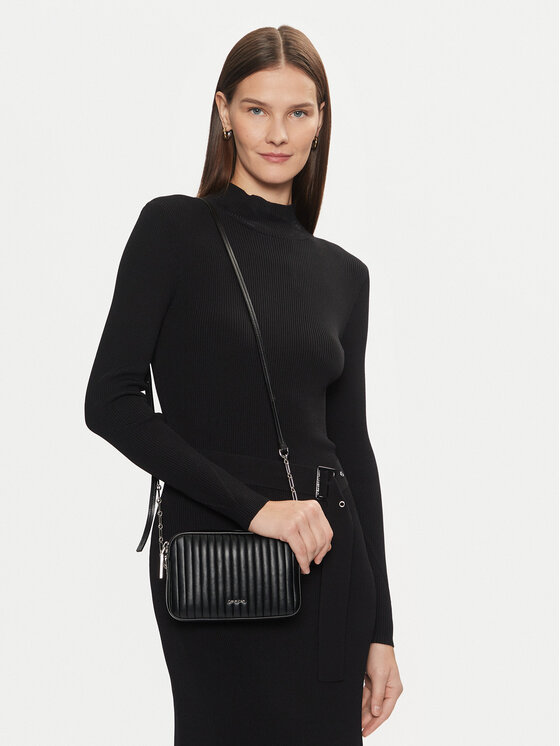 Calvin Klein Calvin Klein Torbica Mini Line Quilt Camera Bag K60K613078 Crna