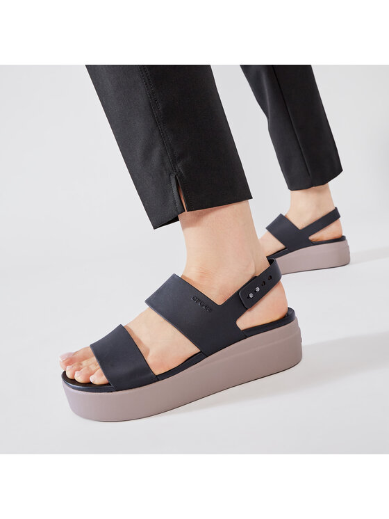 Crocs Crocs Sandale Brooklyn Low Wedge W 206453 Crna