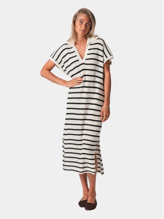 TeeShoppen TeeShoppen Sukienka codzienna 'Basic Collection' Biały Regular Fit