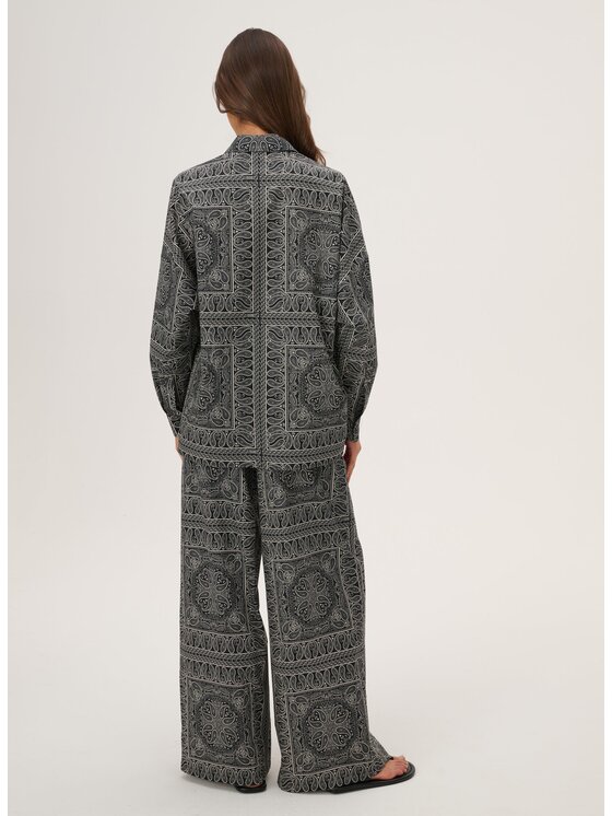 LEBRAND LEBRAND Spodnie damskie Flore Czarny Regular Fit