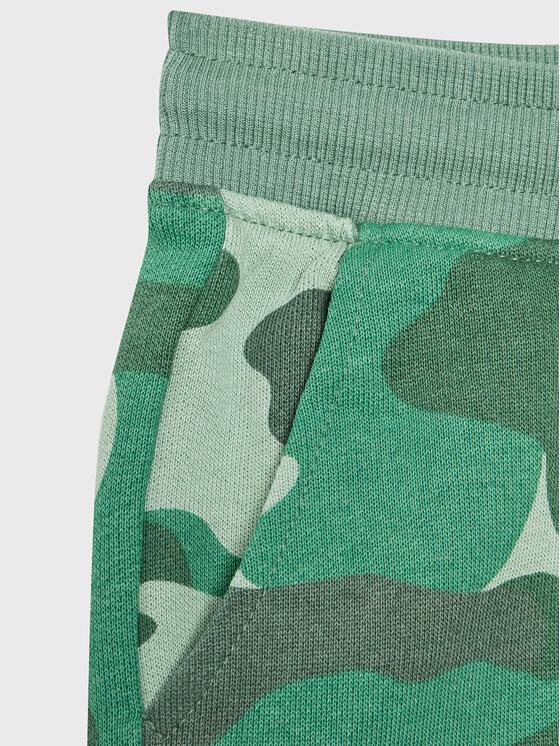 United Colors Of Benetton United Colors Of Benetton Sportiniai šortai 38NZC901J Žalia Regular Fit