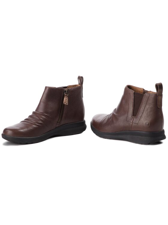 Clarks un adorn mid store