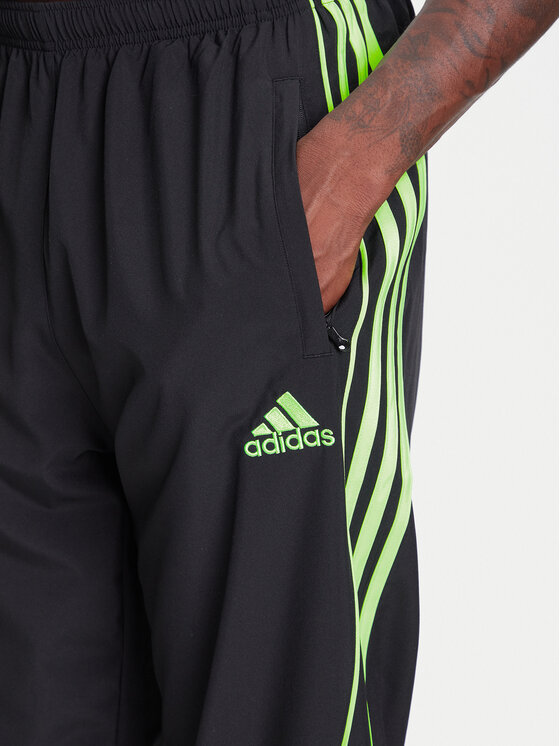 adidas adidas Pantaloni da tuta Teamgeist adicolor JW5869 Nero Loose Fit