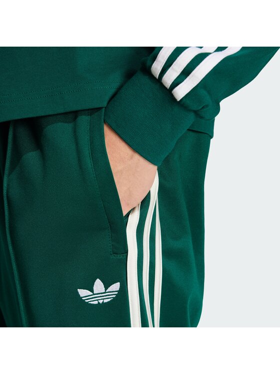 adidas adidas Jogginghose adicolor KE3497 Grün Loose Fit