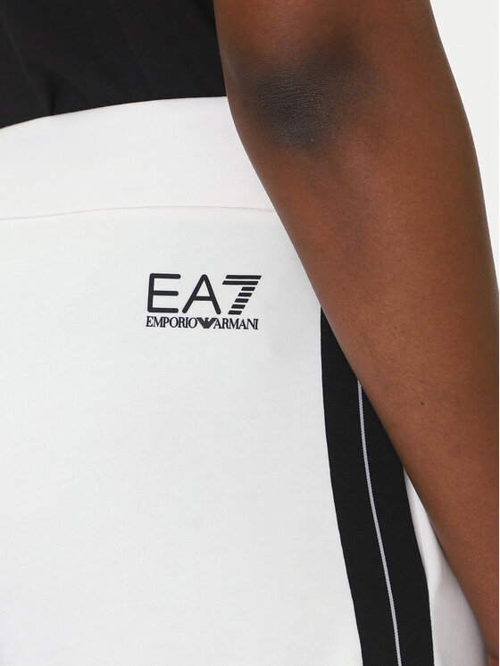 EA7 Emporio Armani EA7 Emporio Armani Szorty materiałowe 7W000176 AF12643 U0002 Biały Regular Fit