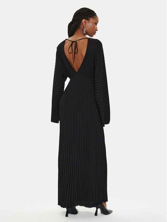 Gestuz Gestuz Úpletové šaty 10908421 Černá Relaxed Fit
