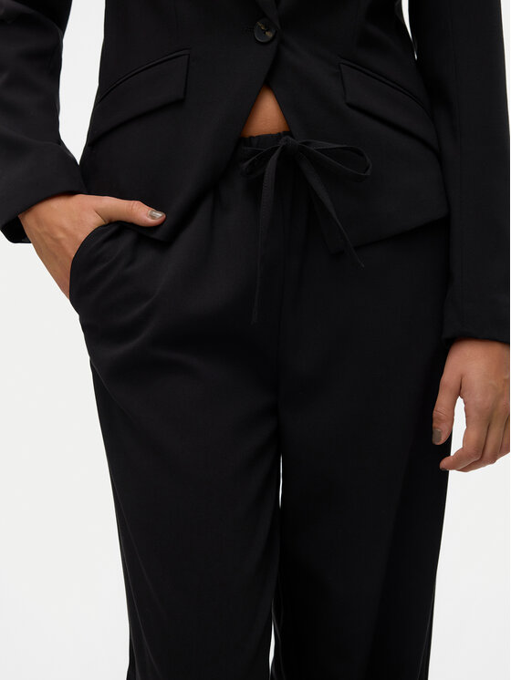 Vero Moda Vero Moda Hlače iz tkanine Babette 10320601 Črna Straight Fit