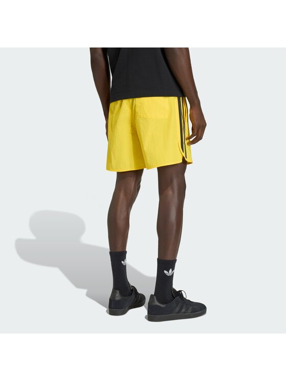 adidas adidas Szorty materiałowe 159299 Żółty Regular Fit