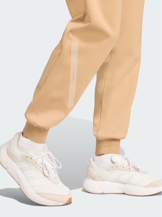 adidas adidas Spodnie dresowe 136891 Brązowy Regular Fit