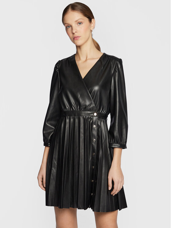 NAF NAF Rochie din imitație de piele Emani THNR59A Negru Regular Fit