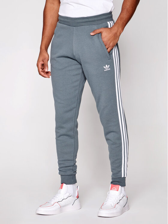 adidas Sportinės kelnės Classics GN3529 Žalia Fitted Fit • Modivo.lt