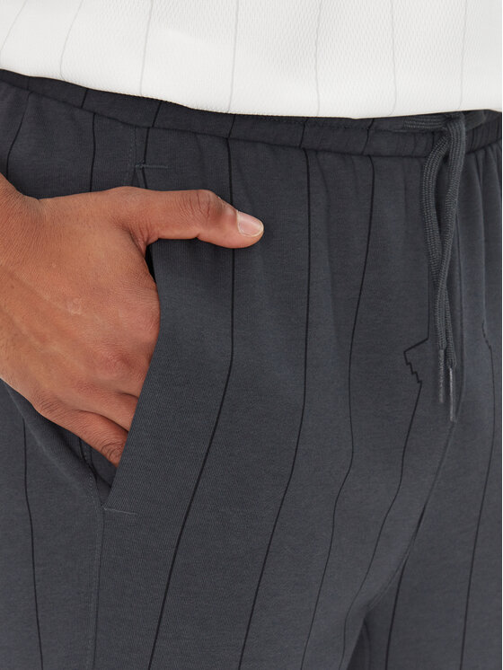 adidas adidas Παντελόνι φόρμας Seasonal Essentials US Sport JD8101 Γκρι Regular Fit