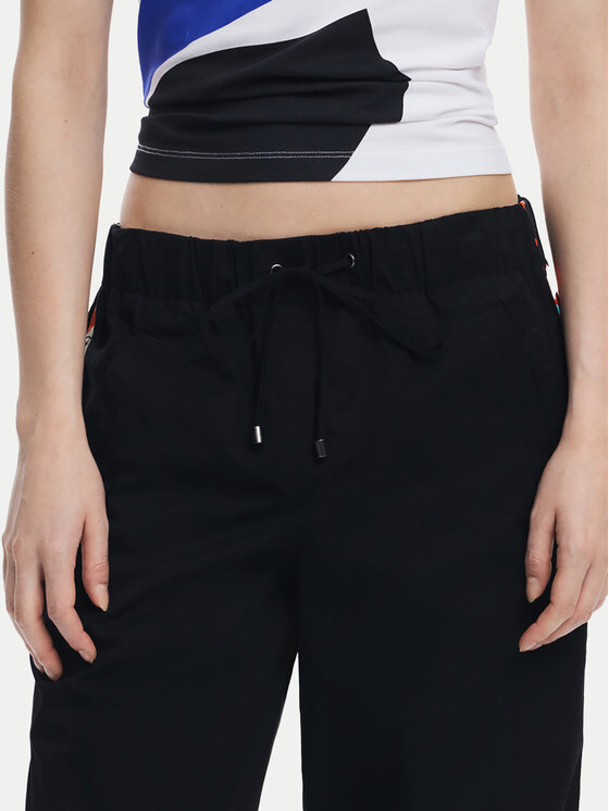 Desigual Desigual Pantaloni di tessuto Paisley 25SWPW19 Nero Regular Fit